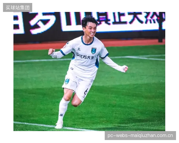 中场核心麦肯尼赛季近乎全勤，其多位置属性为美国队应对不同小组对手提供战术变招。